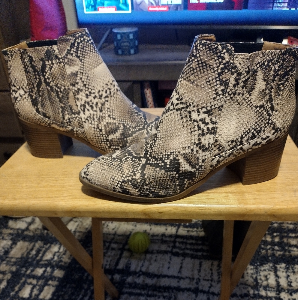 Snakeskin ankle boot